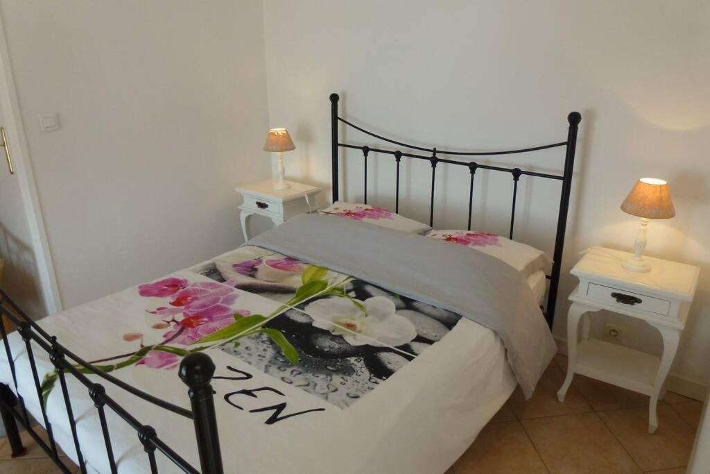 Casa Marinella Apartment Menton Bagian luar foto